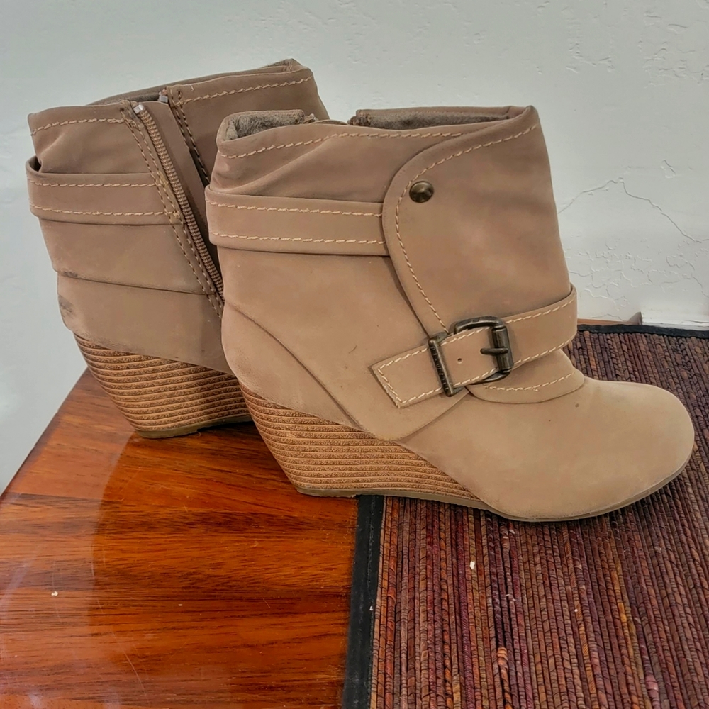 Ankle boots